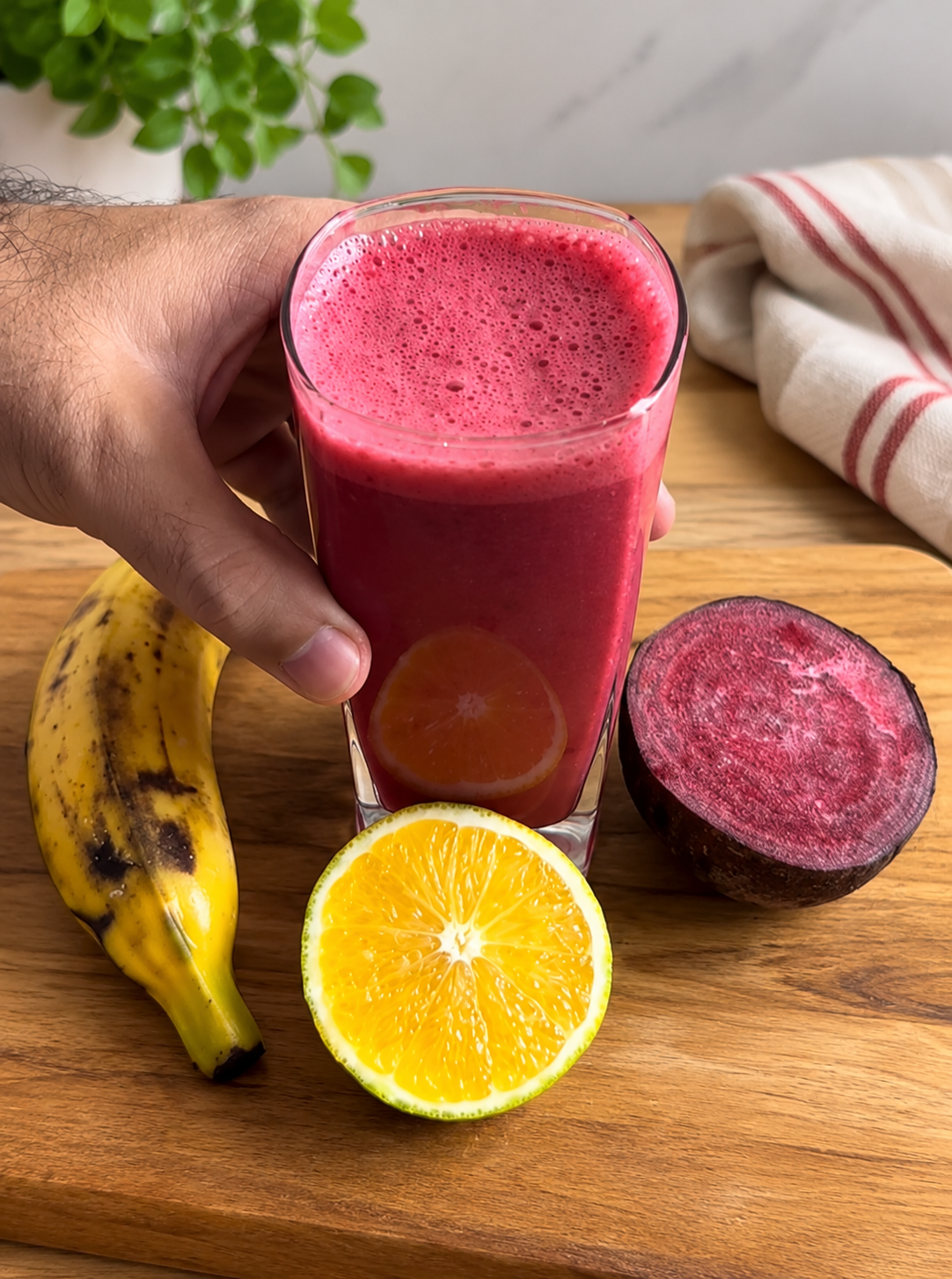 Smoothie de beterraba com frutas frescas